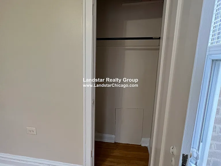 4937 N Whipple St #2W — Photo 4