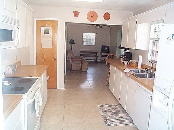 2nd image of 1340 Gleneagles Way