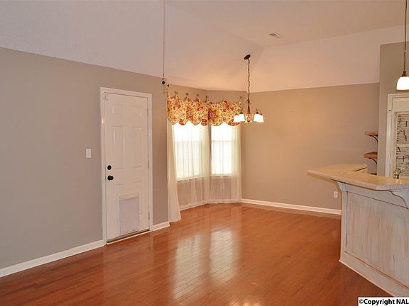 5th image of 126 Rebecca Pines Dr