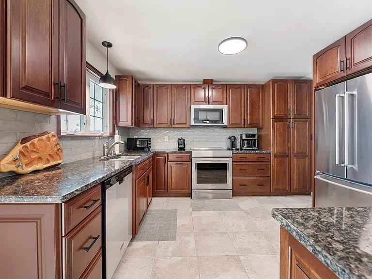 5 Chase Ln — Photo 9