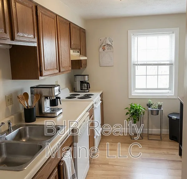 6 Oregon Ave #12 — Photo 1
