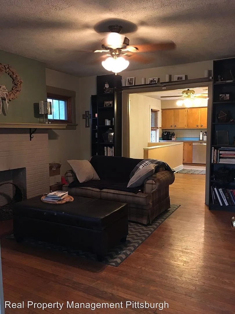 85 Crawford Ave photo 1