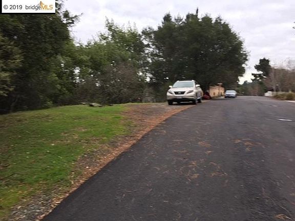 3rd image of 12 Keith Dr