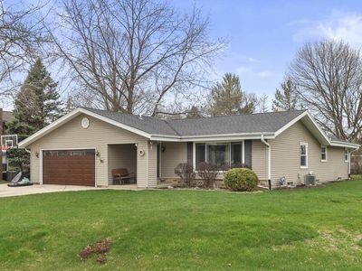 S69W13488 Hale Park COURT, Muskego, WI, 53150