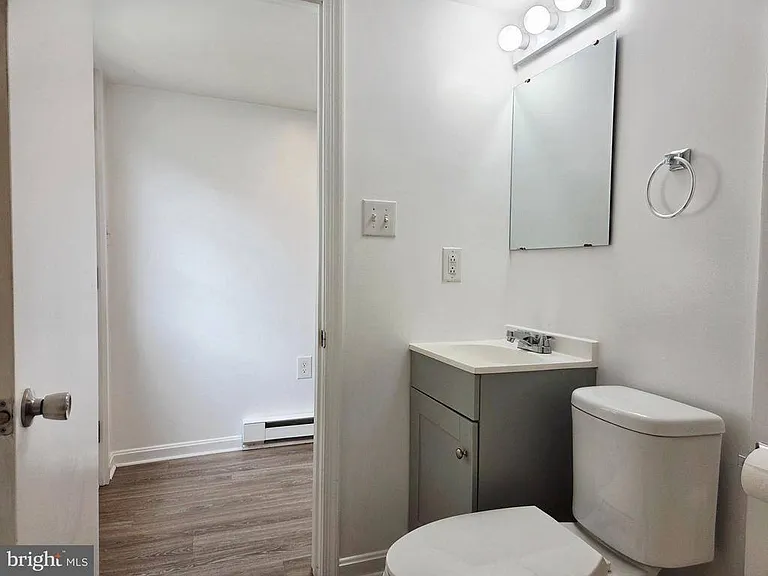 233 Kern St — Photo 8