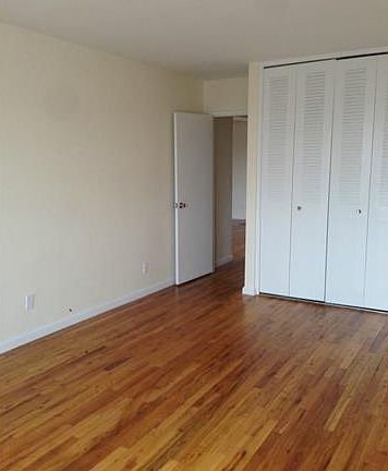 4th image of 415 Gramatan Ave APT 5E