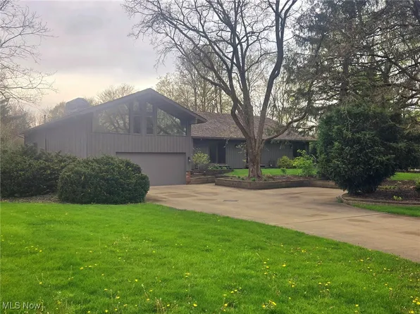 605 W Acadia Point, Aurora, OH 44202