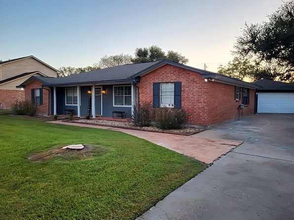 6112 Bending Bough Dr