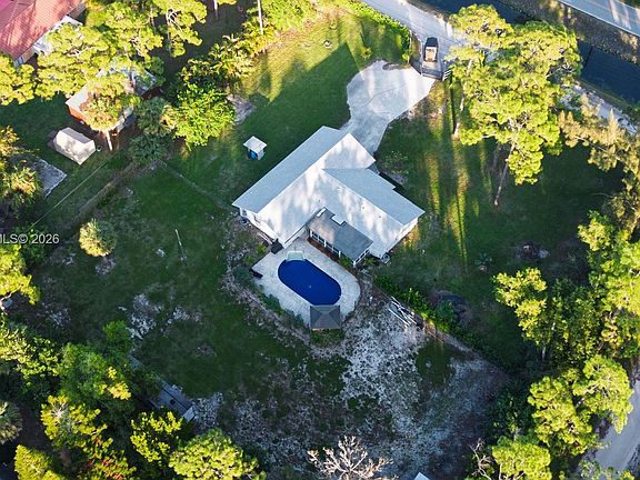 3rd image of 1181 W C Rd