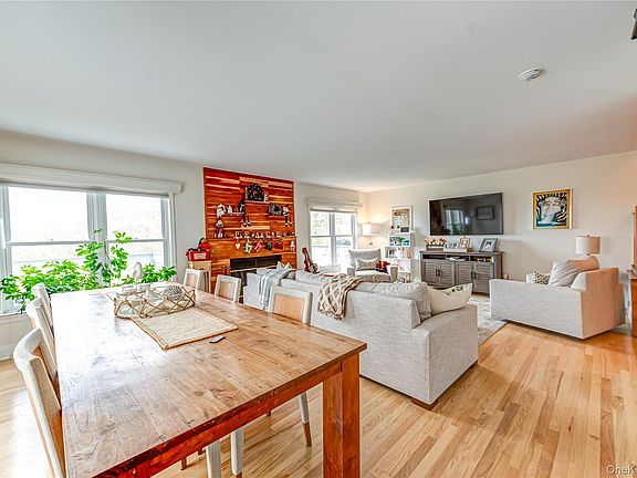 5th image of 404 Mountain Ridge Drive