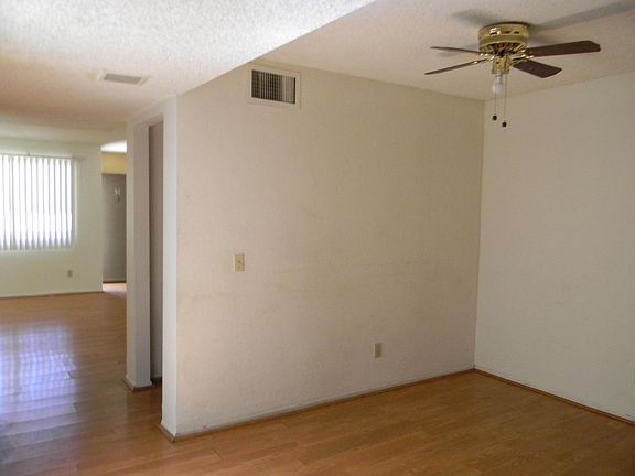 4th image of 44200 Kingtree Ave Unit 31