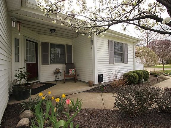 3rd image of 646 Grand Ct