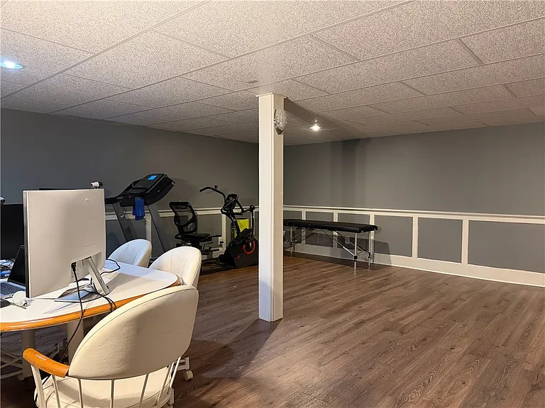 112 Central Dr — Photo 42