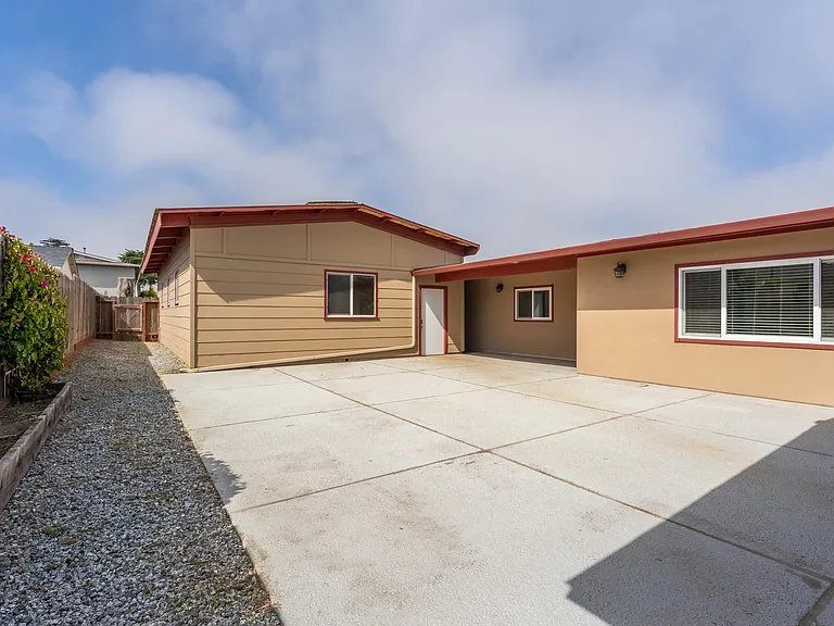 222 Mortimer Ln — Photo 36