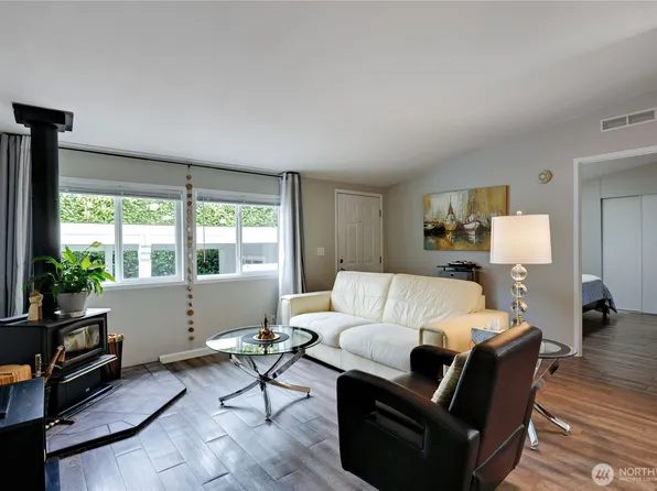 8760 State Highway 303 NE #C, Bremerton, WA 98311