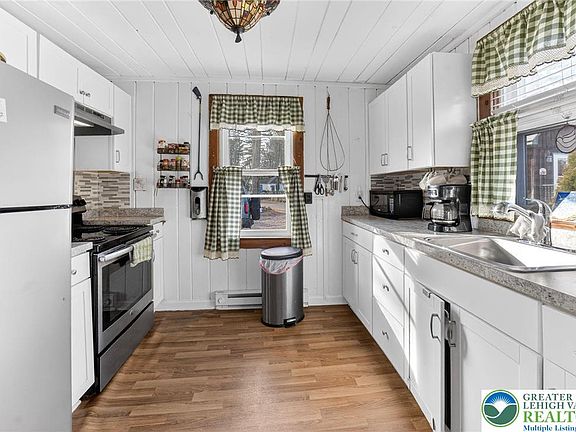 5th image of 618 McCabe Ln
