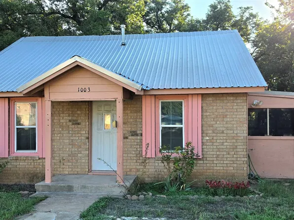 1003 S Walnut St, Brady, TX 76825