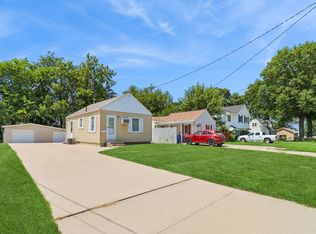 4032 56th St, Des Moines, IA 50310