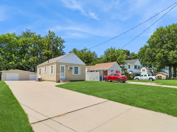 4032 56th St, Des Moines, IA 50310