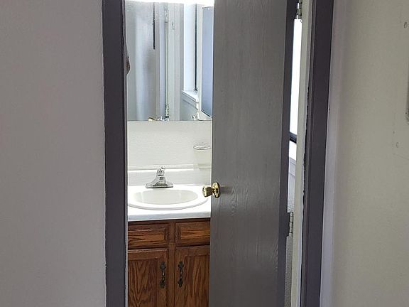 5th image of 1217 Mountain Shadow St