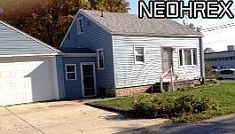 2nd image of 622 E 10th St