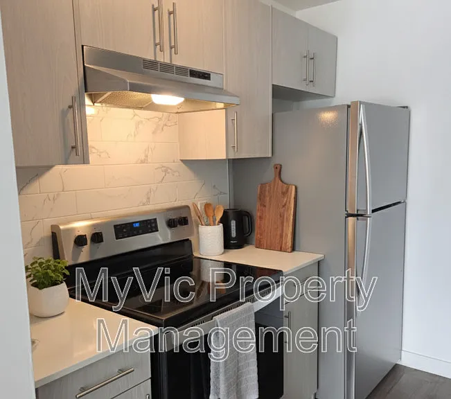 4610 47th St — Photo 3