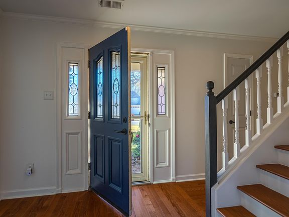 5th image of 2063 Brackenbury Ln