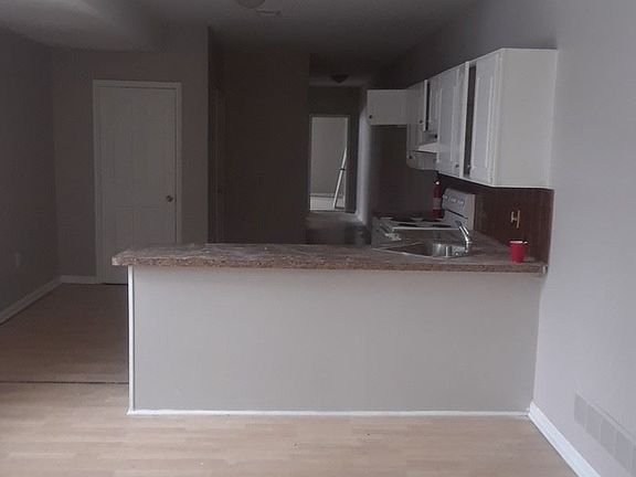 2nd image of 900 N Adams St APT 1