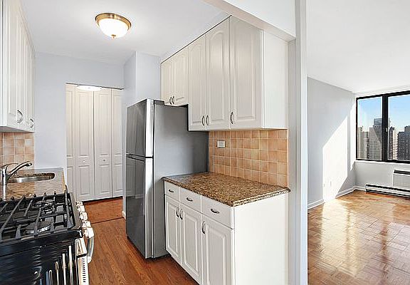 4th image of 1601 3rd Ave APT 29D