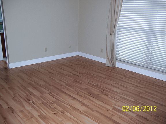 WOOD LAMINATE FLOORING