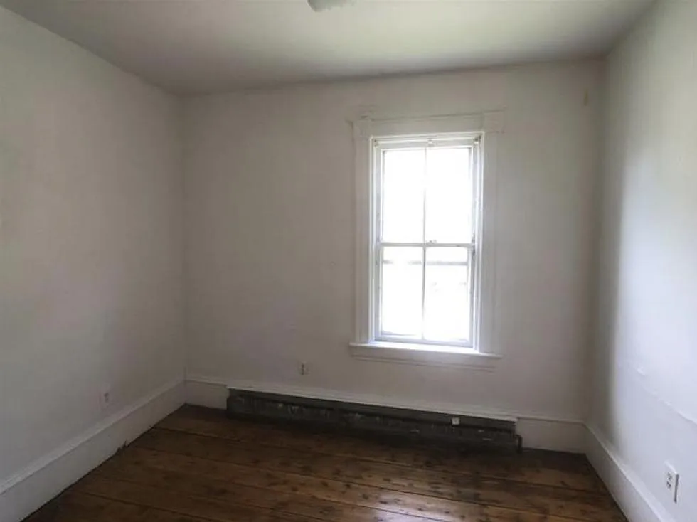 4 bed, 1150 sqft, $4,000 — Photo 3