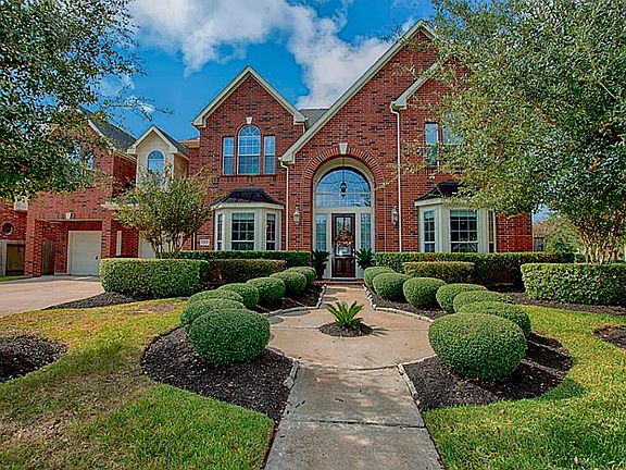 2nd image of 2553 Estrada Dr