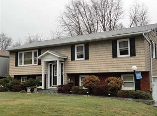 24 Balfour Dr, Wappingers Falls, NY 12590