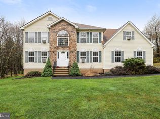5175 White Birch Dr, Long Pond, PA 18334