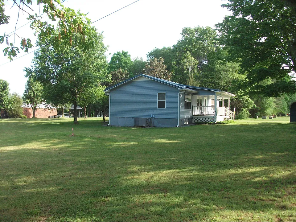 190 Horton Ln SE
