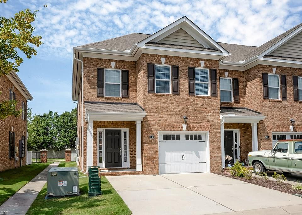 1st image of 816 Haversham Close #19
