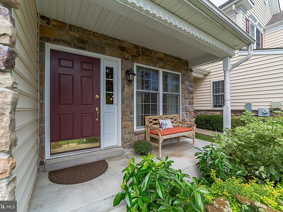 5th image of 120 Farm Meadows Ln