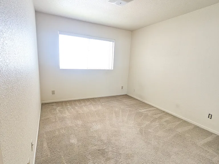337 N Buena Vista St #202 — Photo 18