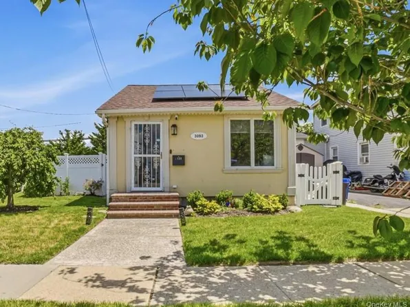 3093 Royal Avenue, Oceanside, NY 11572