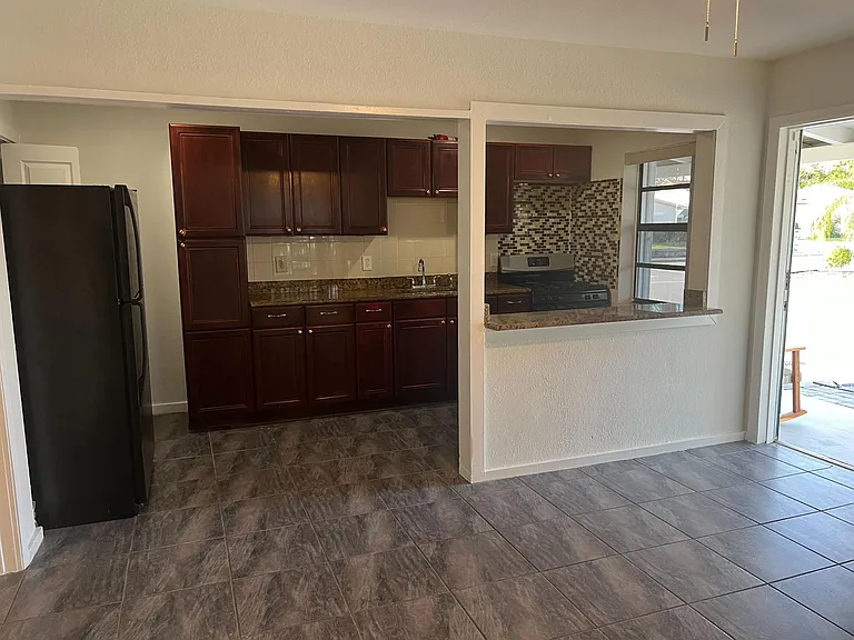 1202 S M St — Photo 6