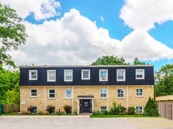 290 Springbank Drive