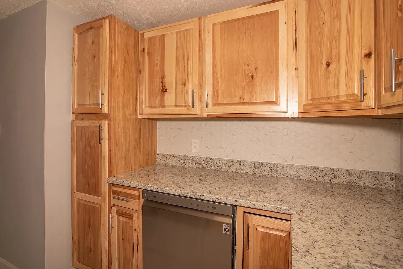 2 bed, 909 sqft, $2,150 — Photo 3