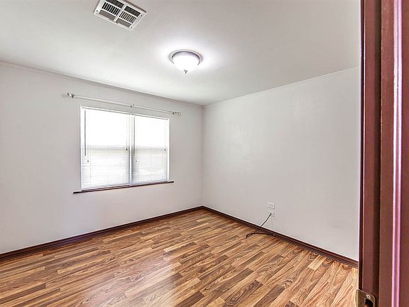5th image of 309 Cortez St