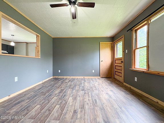 5th image of 972 W 3rd St #R