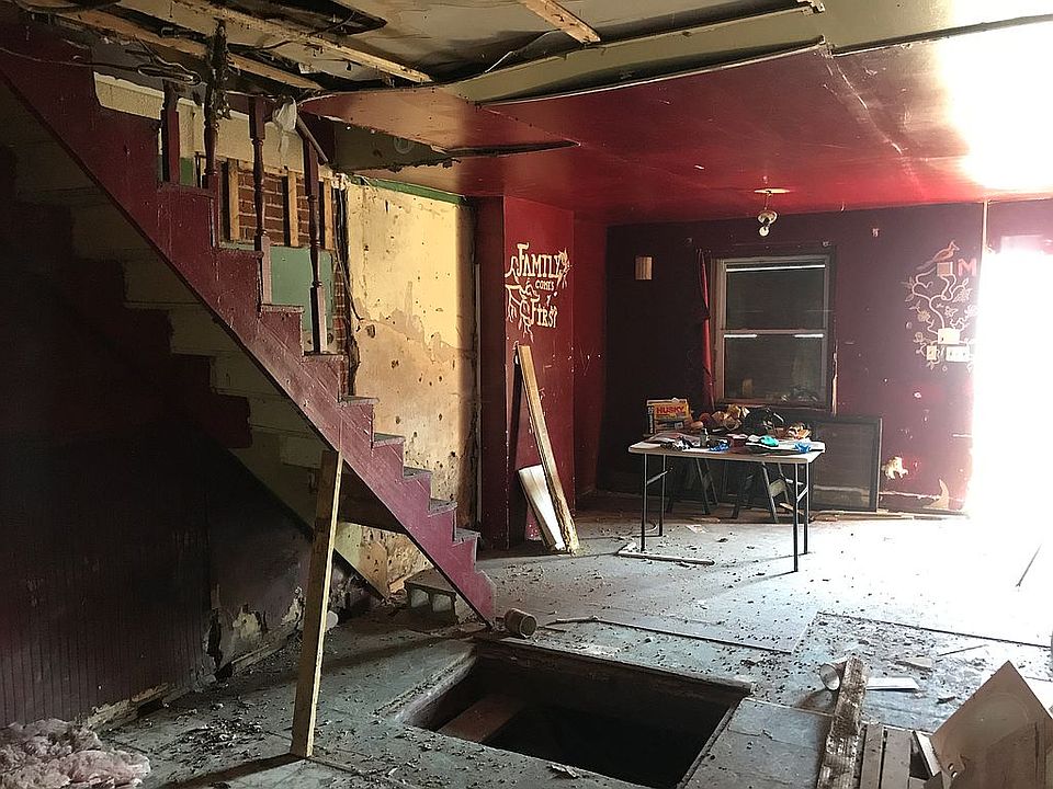 2nd image of 2926 East St