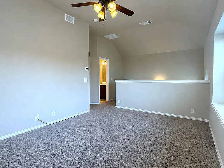 1109 Abbey Ln — Photo 21