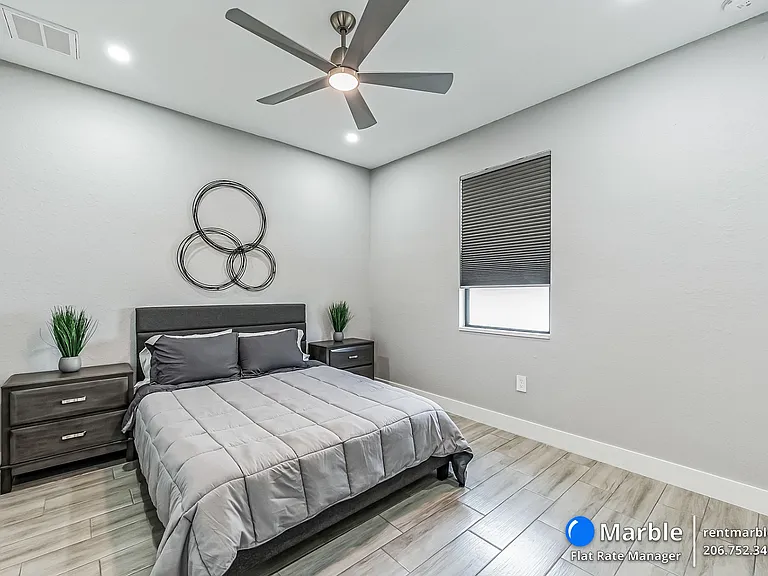 4618 Catalina Ln — Photo 14