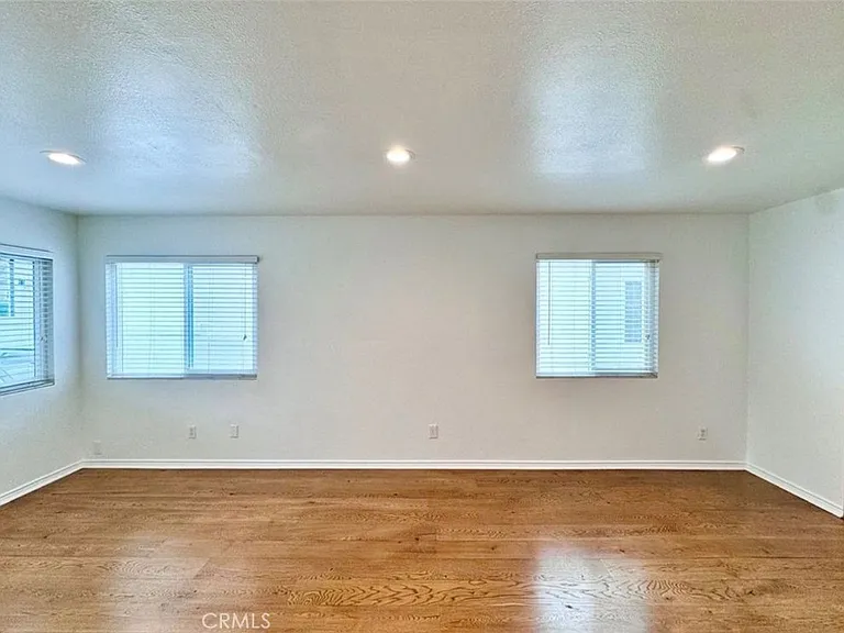 13512 Penn St — Photo 4
