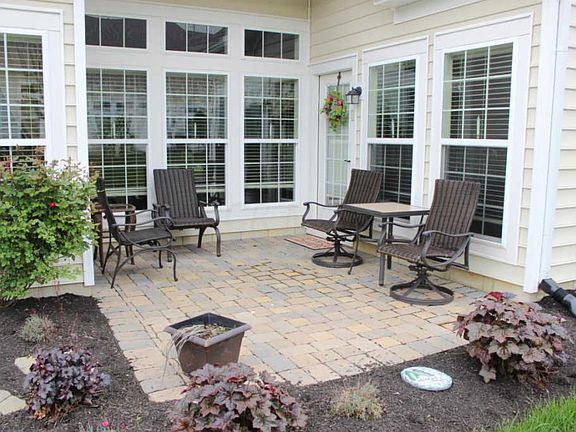 3rd image of 1642 Linkhorn Dr