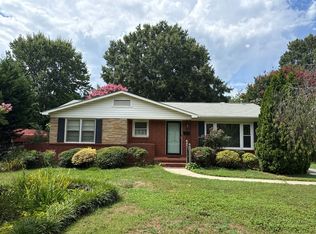 1521 Woodhill Ln, Charlotte, NC 28205